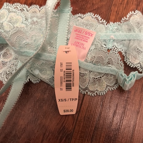 NWT- Victoria’s Secret Garter- XS/S - Picture 9 of 11